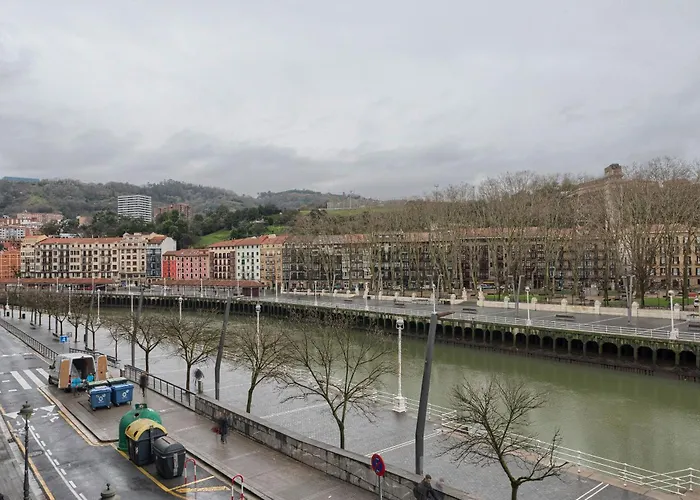 Piso Senorial Con Vistas A La Ria * بلباو