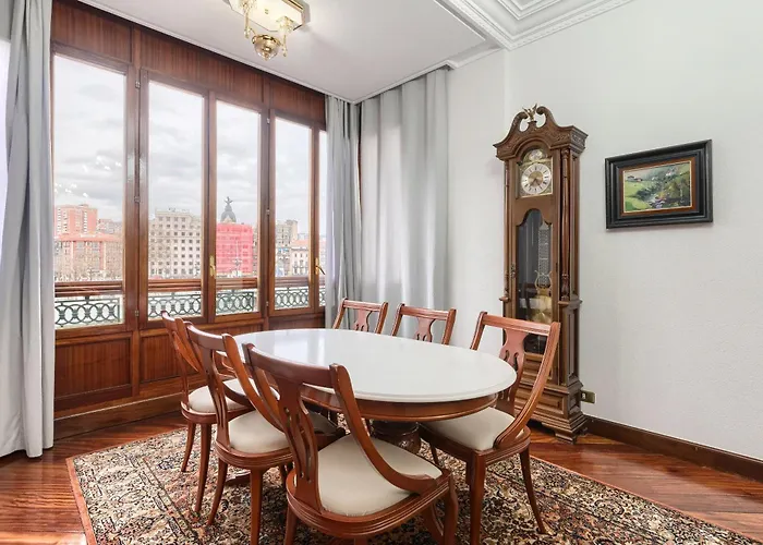 Piso Senorial Con Vistas A La Ria بلباو