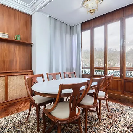 Apartamento Piso Senorial Con Vistas A La Ria Bilbau